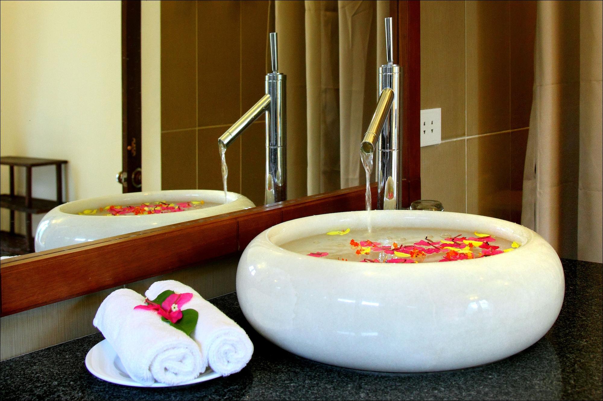 Van Lan Riviera Villas Хой Ан Екстериор снимка